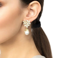 Flowers Pearl Earrings Gold White-1