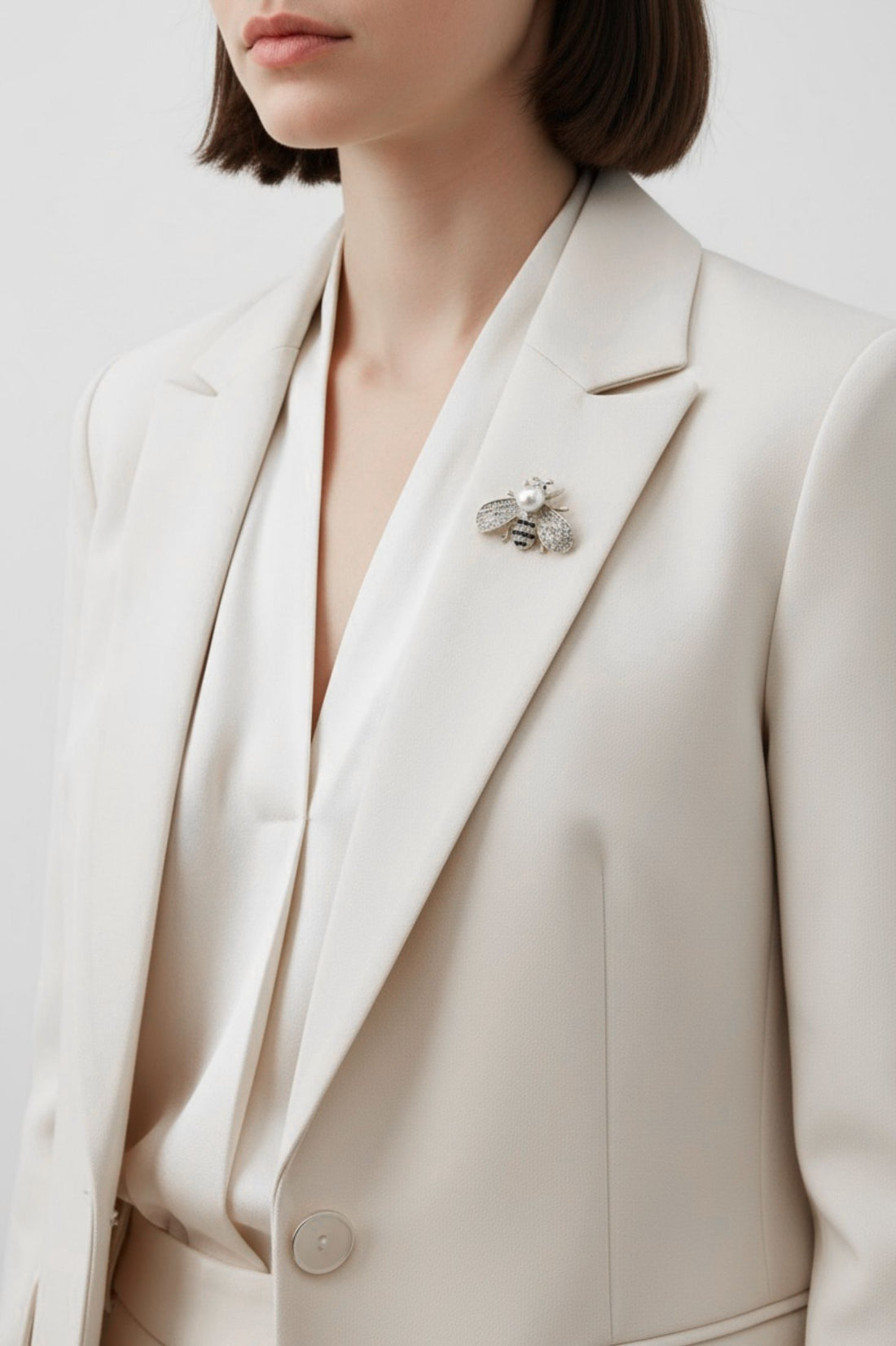 Bumble Bee Brooch Silver-1