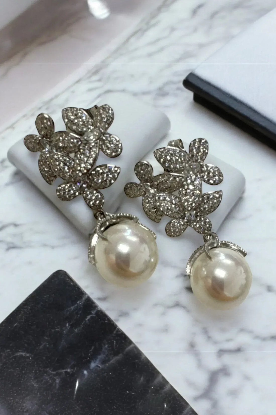 Flowers Pearl Earrings Silver White-4