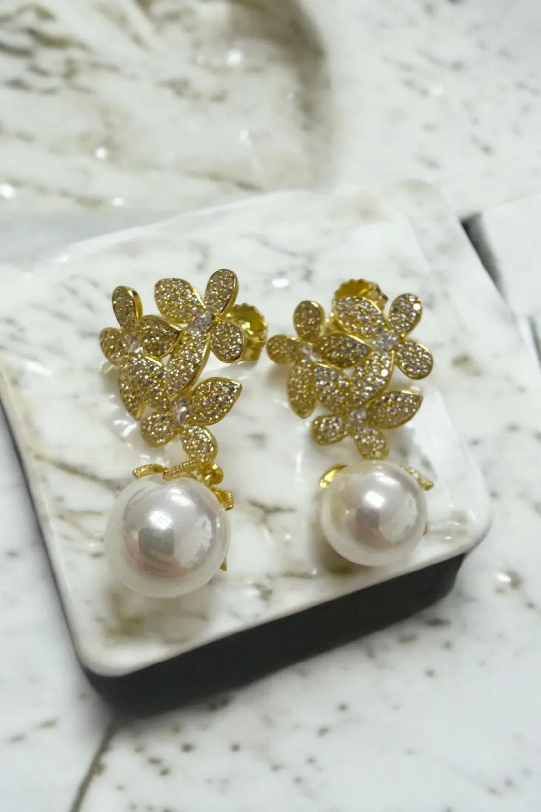 Flowers Pearl Earrings Gold White-4