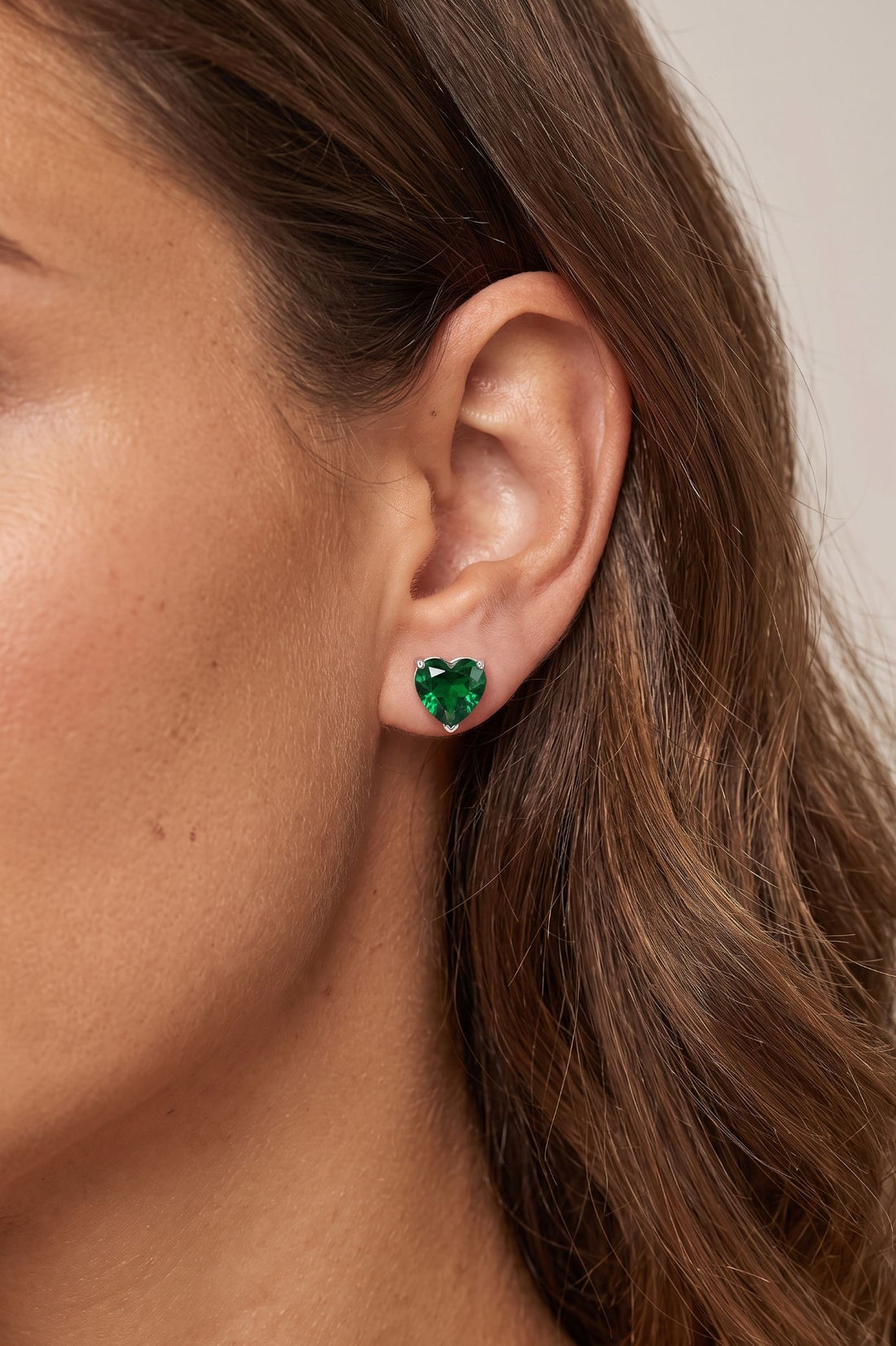 Amore Heart Emerald Stud Earrings Silver-1
