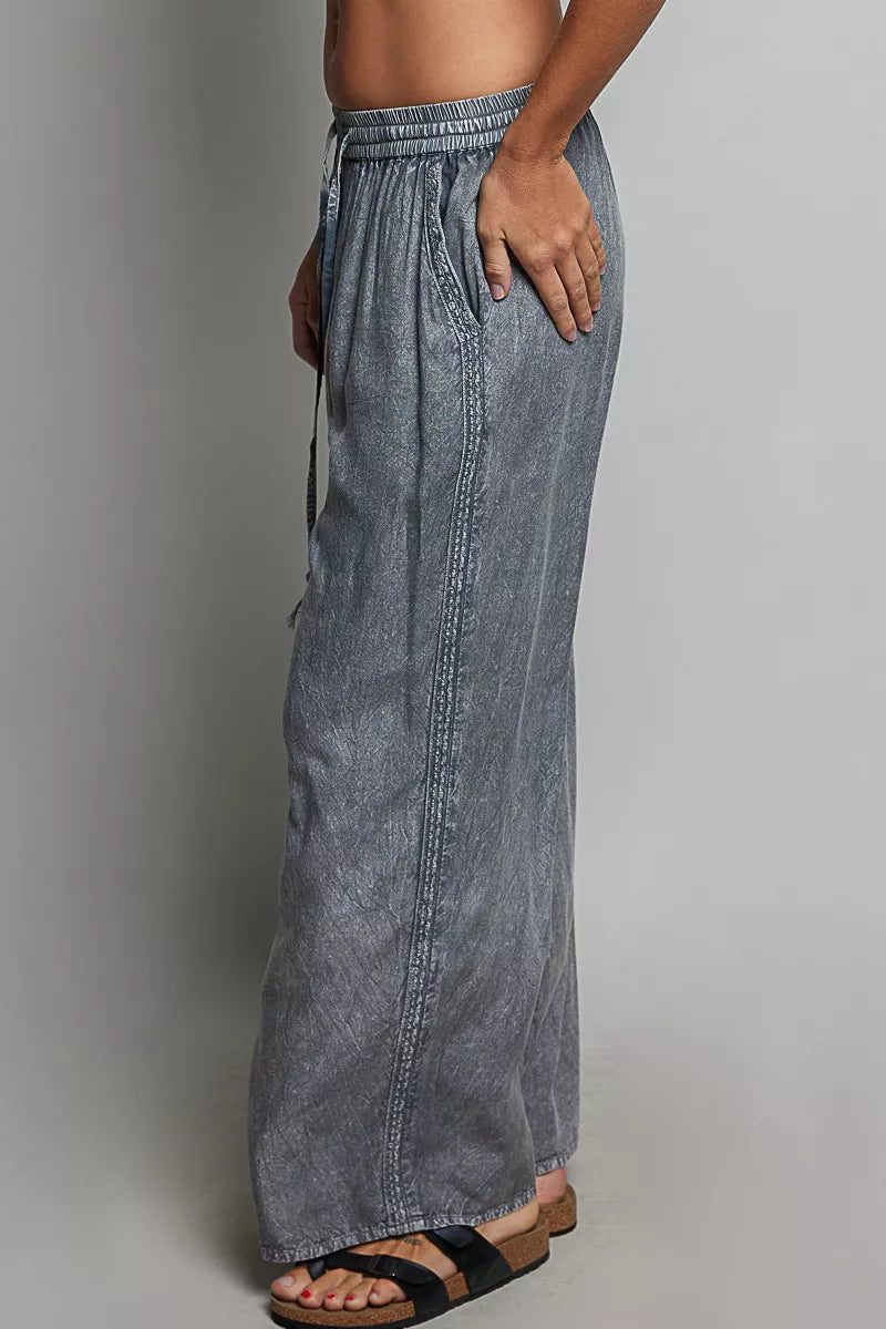 Charcoal wide-leg woven pants, elastic waist, drawstring, tassel embroidery