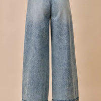 Light-wash mid-rise wide-leg denim jeans with back yoke and stitched back pockets