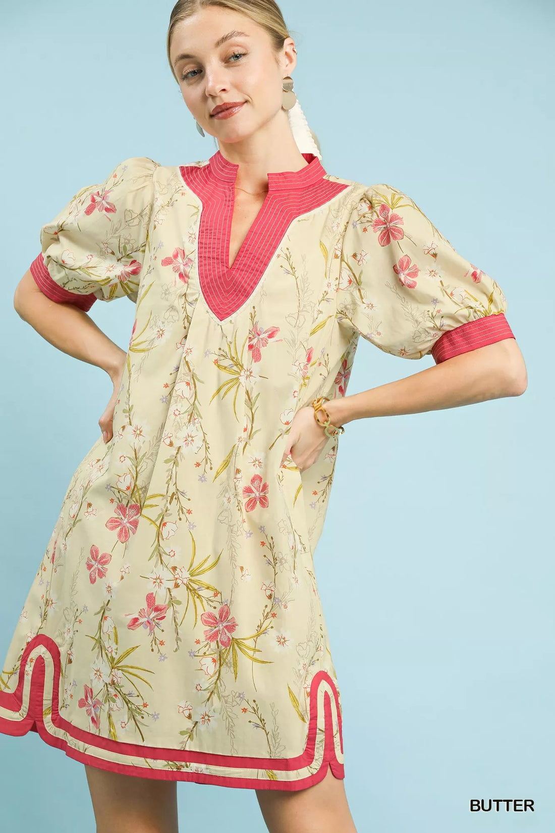 Floral puff-sleeve dress with pink V-neck and contrast hem trim, butter-yellow