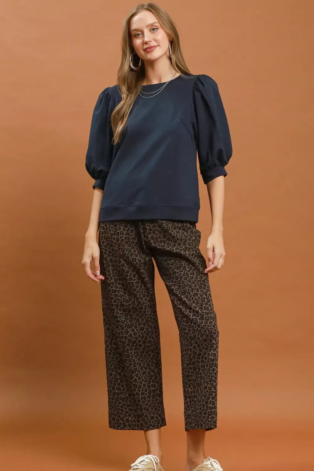 Navy puff-sleeve crew sweatshirt with three-quarter sleeves