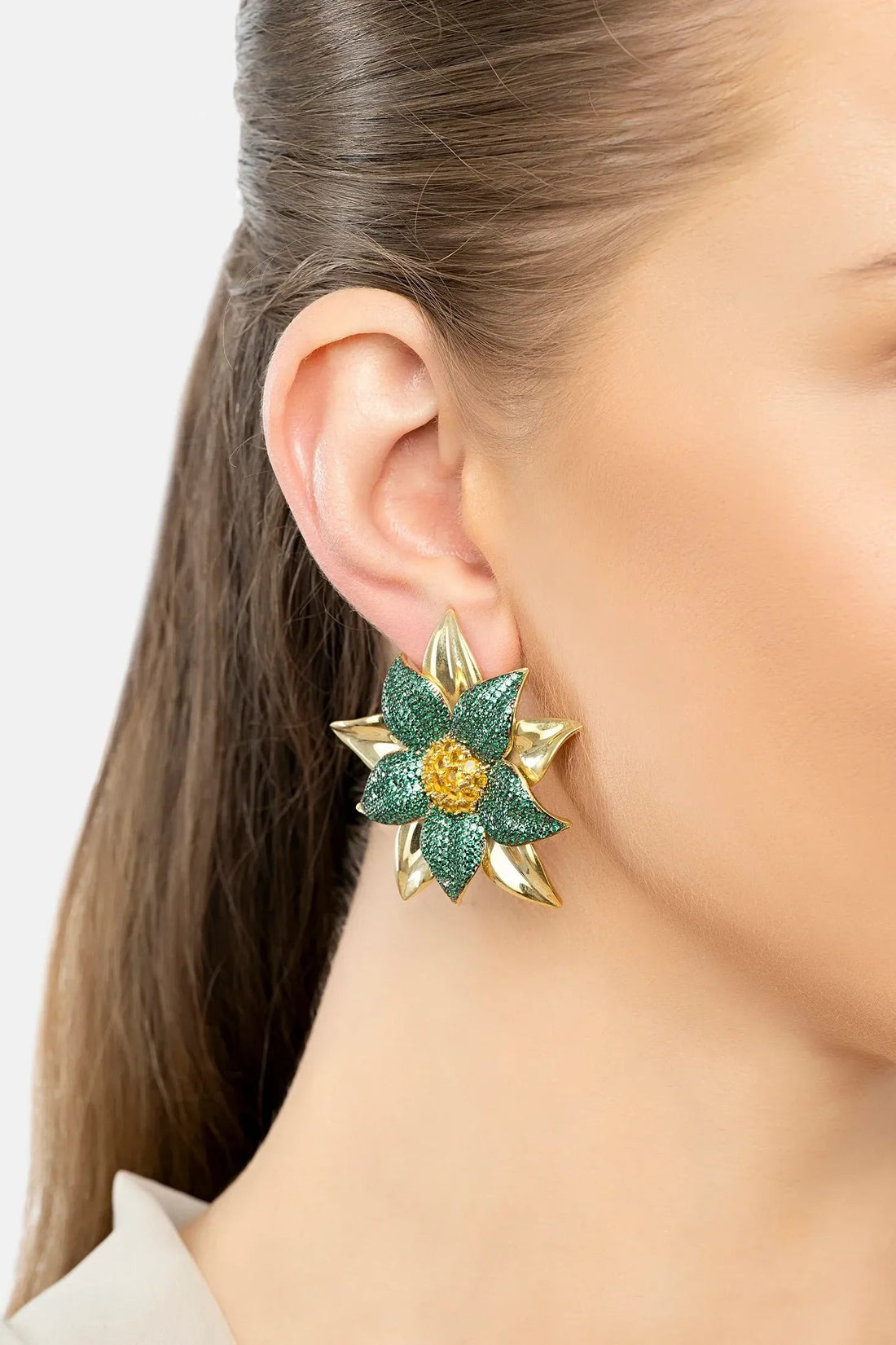 Marguerite Daisy Flower Large Stud Earrings Emerald Gold-3