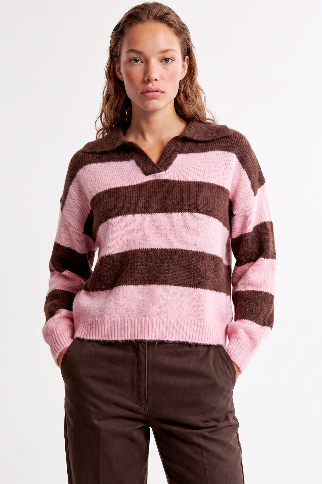 Striped knit jumper with polo collar, pink and dark brown bands