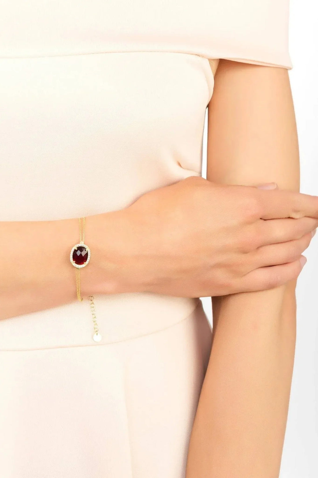 Beatrice Oval Gemstone Bracelet Gold Garnet-1