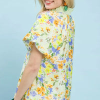 Green mix watercolor floral blouse with V-neck split and airy puff sleeves