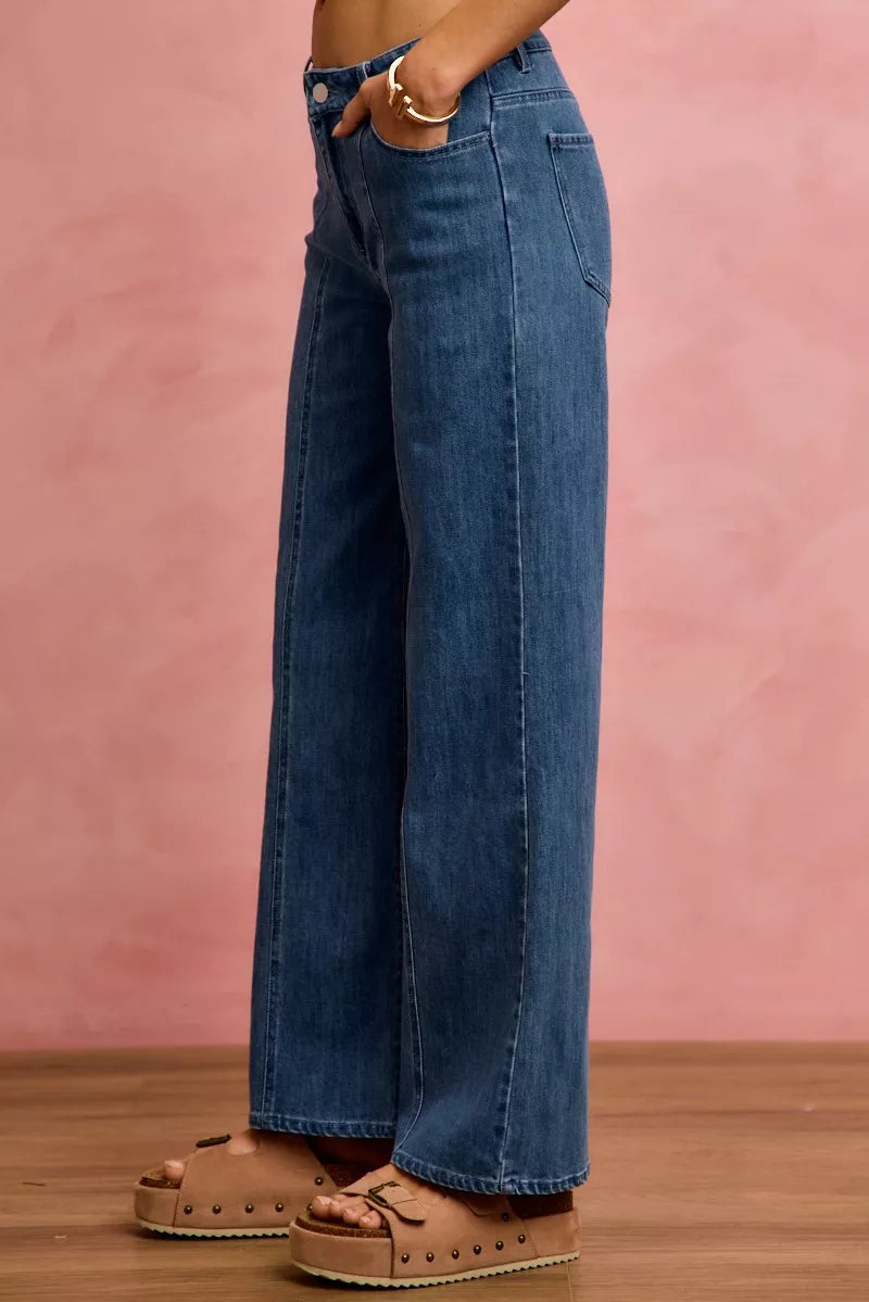 Mid-rise stretch denim jeans with wide legs and vertical seam detailing