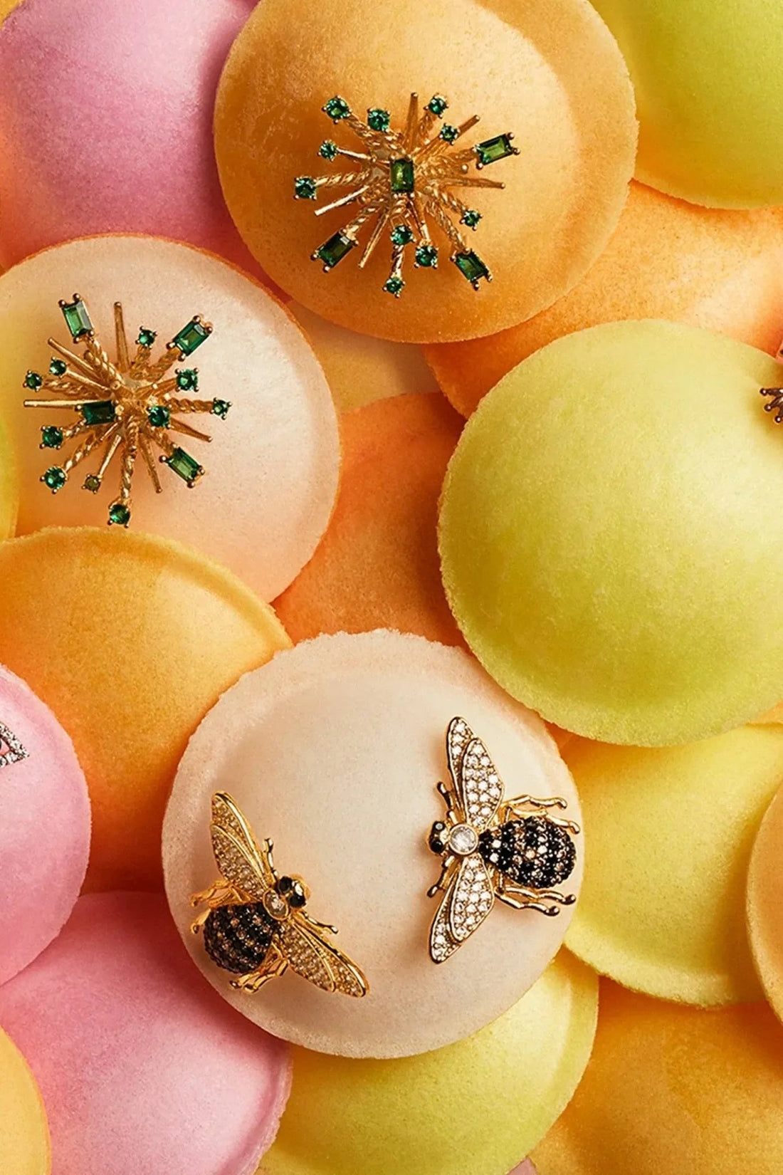 Honey Bee Stud Earrings Gold-4
