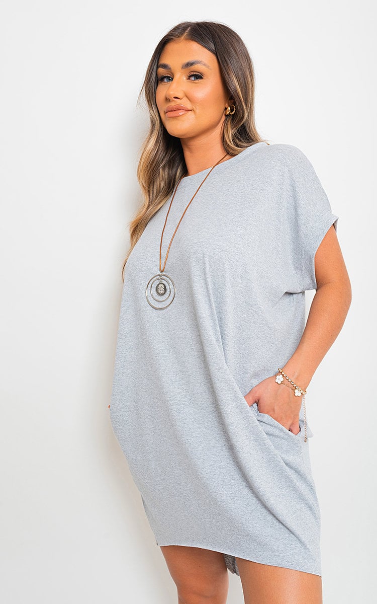 Short-sleeve top with front pockets, heather gray tunic length