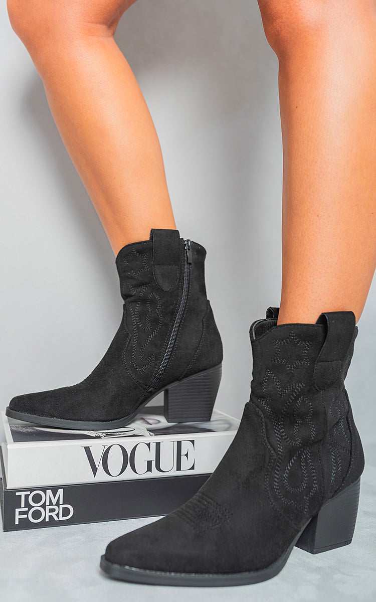 Cowboy Ankle Boots in Camel with Western Stitching