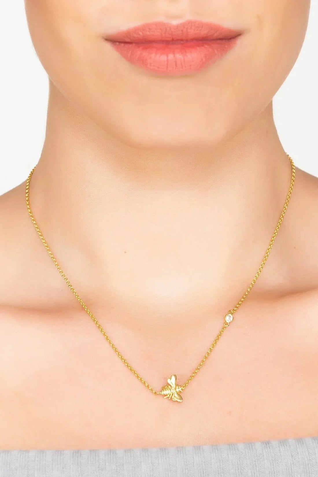 Queen Bee Necklace Gold-1